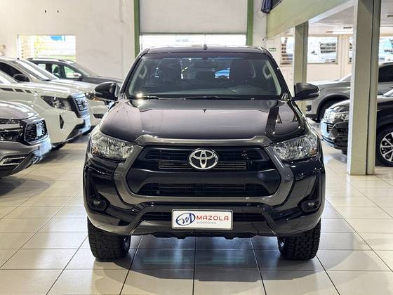 TOYOTA HILUX 2.8 D-4D TURBO DIESEL CD SR 4X4 AUTOMÁTICO TOYOTA HILUX 2.8 D-4D TURBO DIESEL CD SR 4X4 AUTOMÁTICO